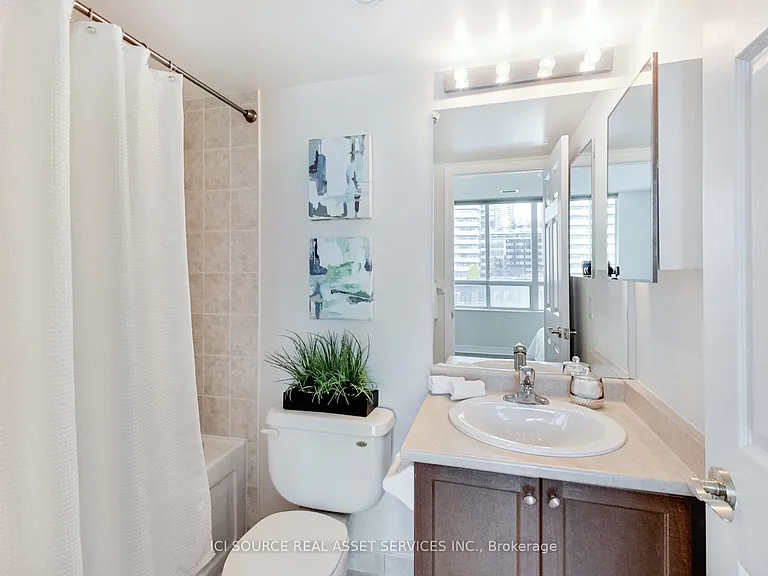 51 Lower Simcoe St #607 — Photo 29