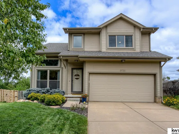 8938 N 83rd St, Omaha, NE 68122