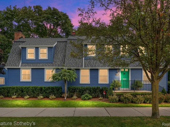 394 Kercheval Ave, Grosse Pointe Farms, MI 48236