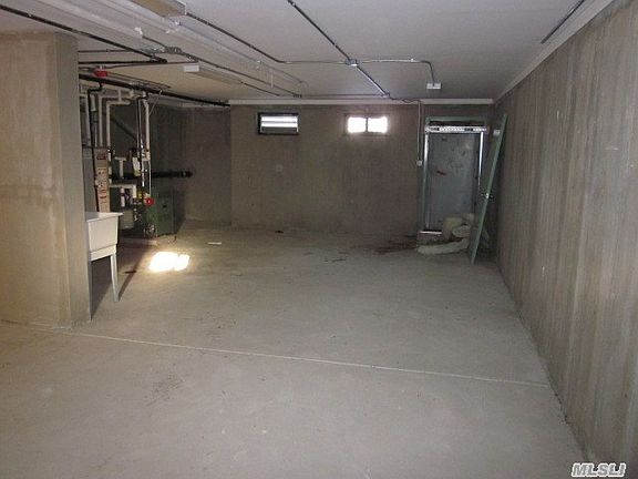 5th image of 11541 149th St