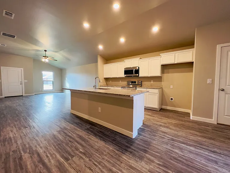 3208 Abbeville Ave — Photo 6