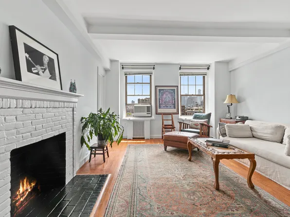 45 Christopher Street image 1 of 8