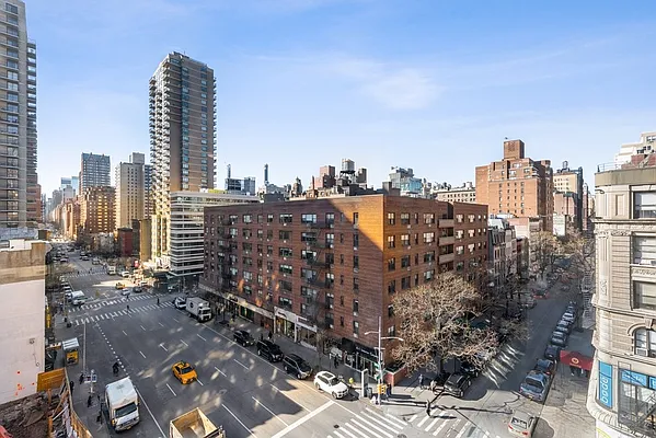 Sold by Sloane Square | media 7