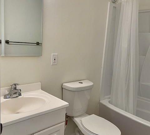 5th image of 1935 Parker Ave #2