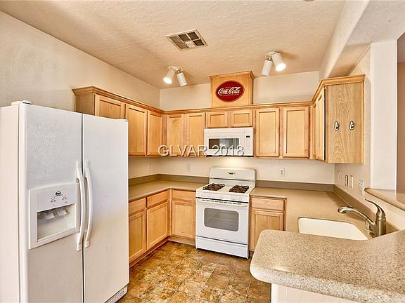 5th image of 6640 Abruzzi Dr Unit 202
