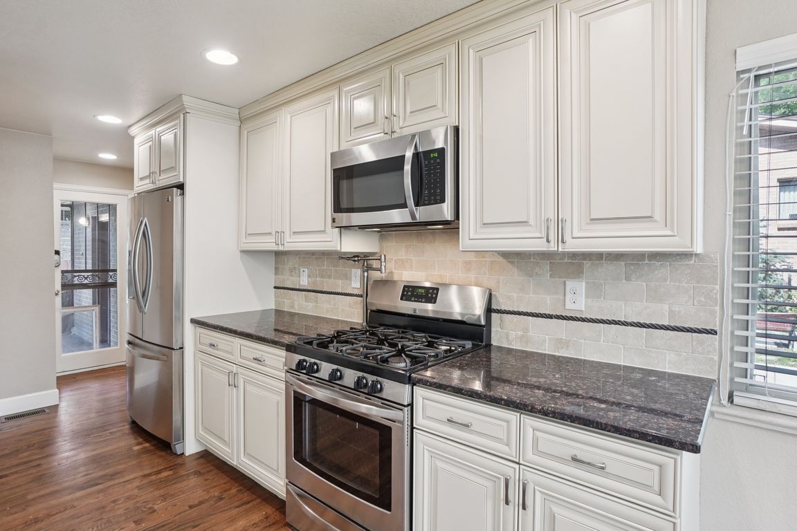 W 24th Ave-S2506-013.jpg