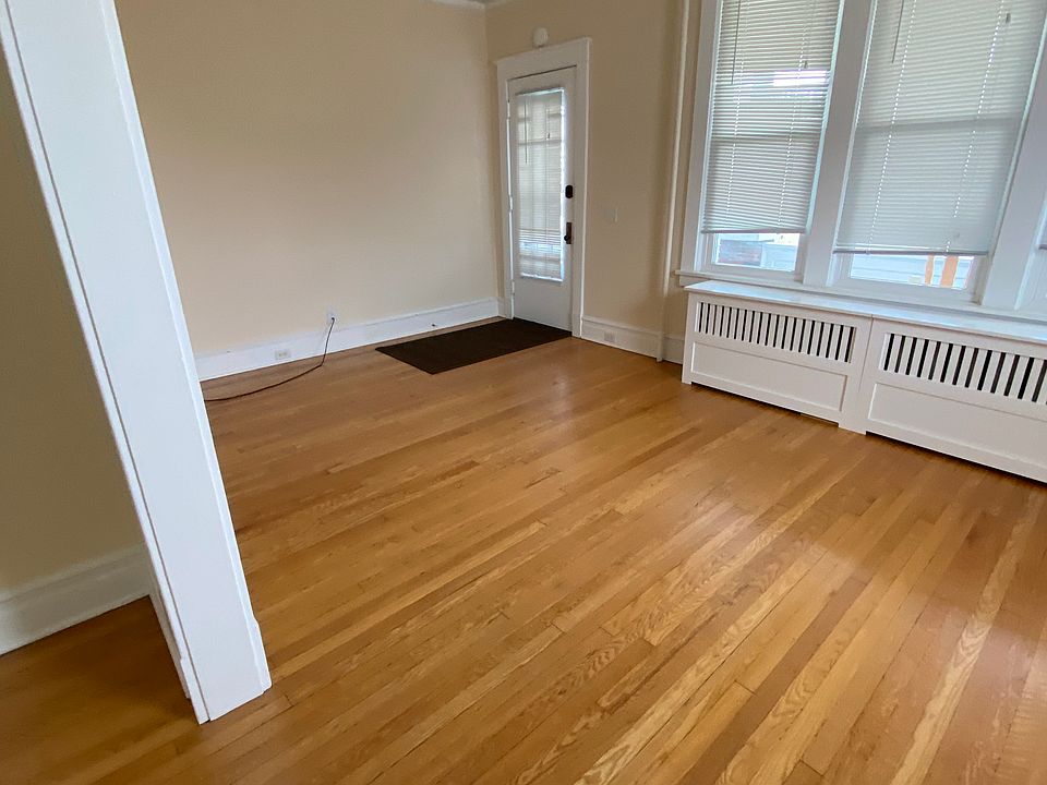 1st image of 17 Glenwood Blvd #1