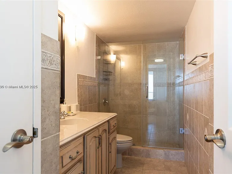 5555 Collins Ave #11U — Photo 15