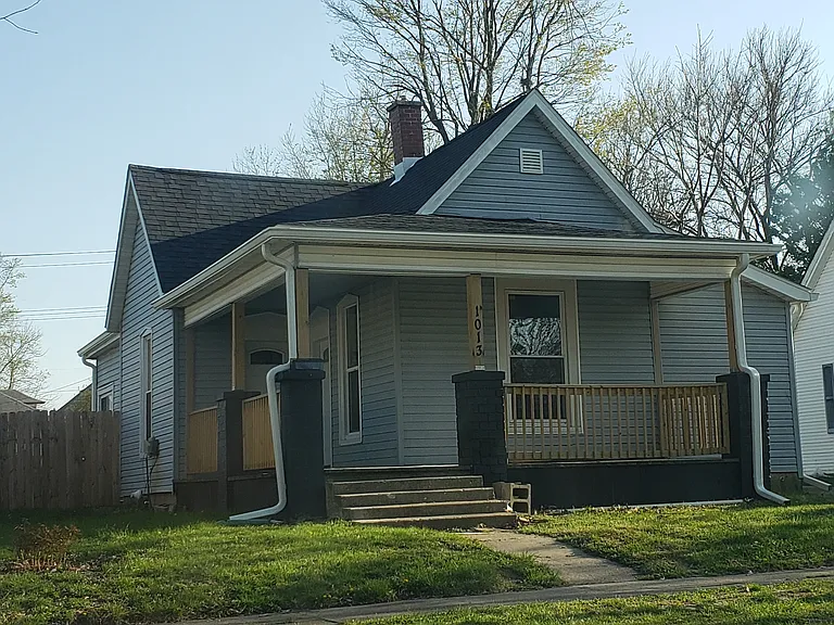 1013 Shelby Ave — Photo 1