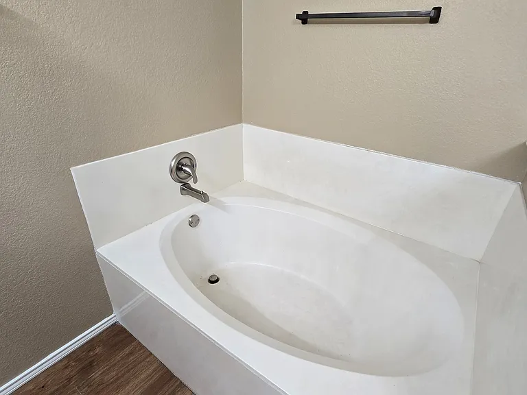 4512 Saddlebrook Dr — Photo 14