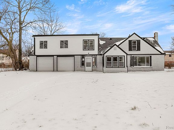 3rd image of 6071 Dexter St