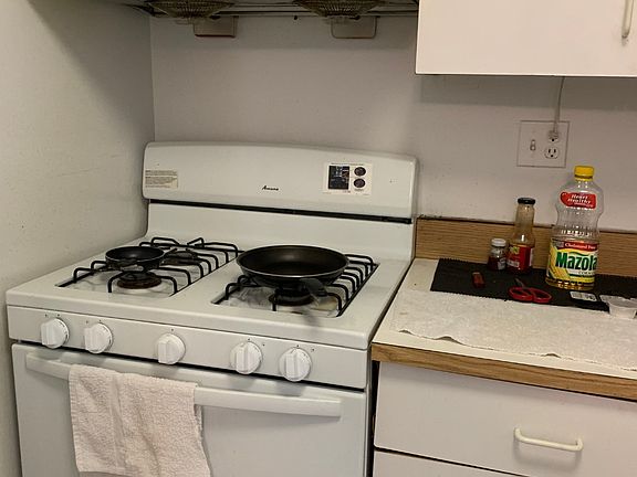 4th image of 14423 Barclay Ave APT L1
