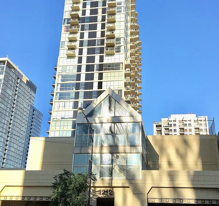 1st image of 1212 N Lasalle St #2504
