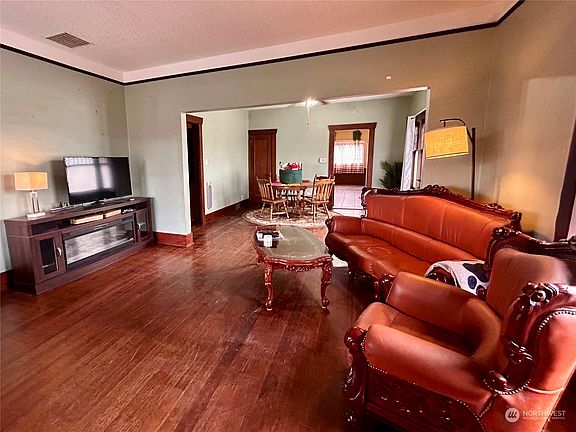 2nd image of 604 E 1st Avenue