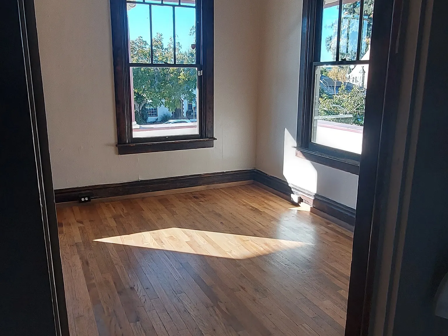 1 bed, 800 sqft, $1,050 — Photo 4