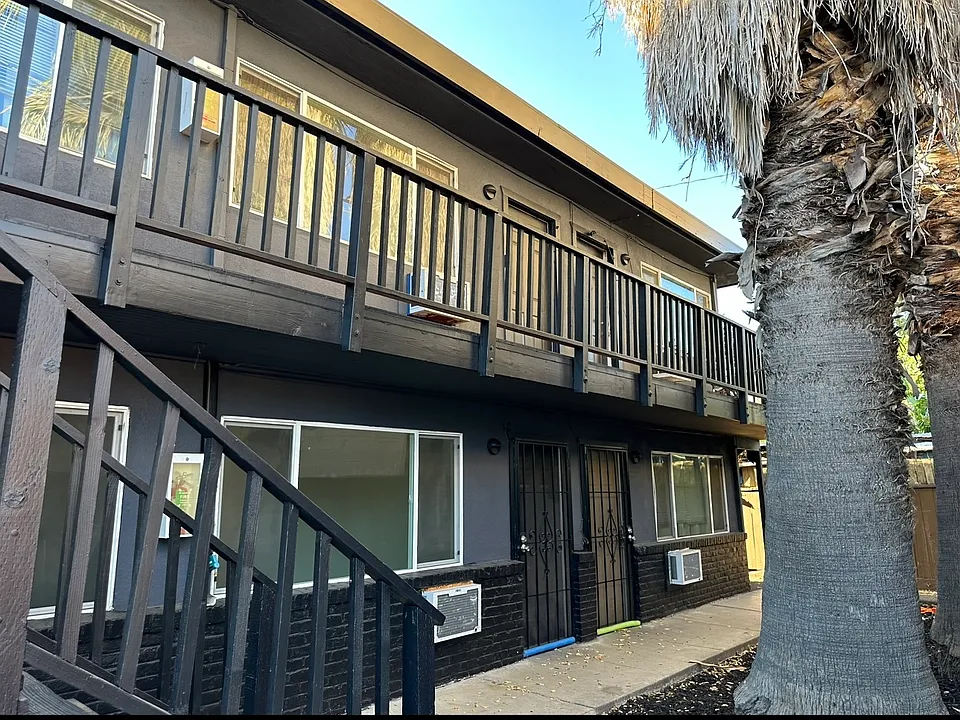 1233 E Weber Ave