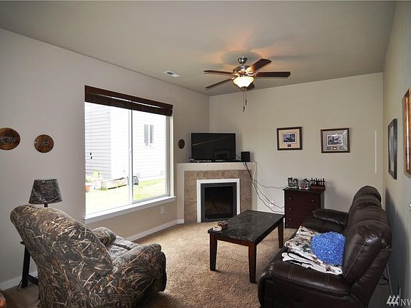4th image of 1579 NE Fontaine Way