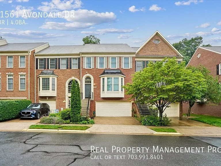 11561 Avondale Dr — Photo 1
