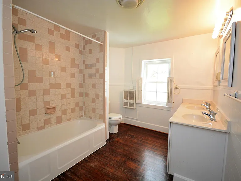 12108 Auburn Rd — Photo 22