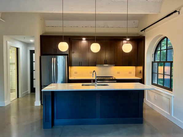 50 Round Hill Rd #3, Northampton, MA 01060