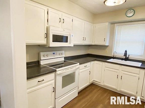 3rd image of 2422 E 51st St APT B