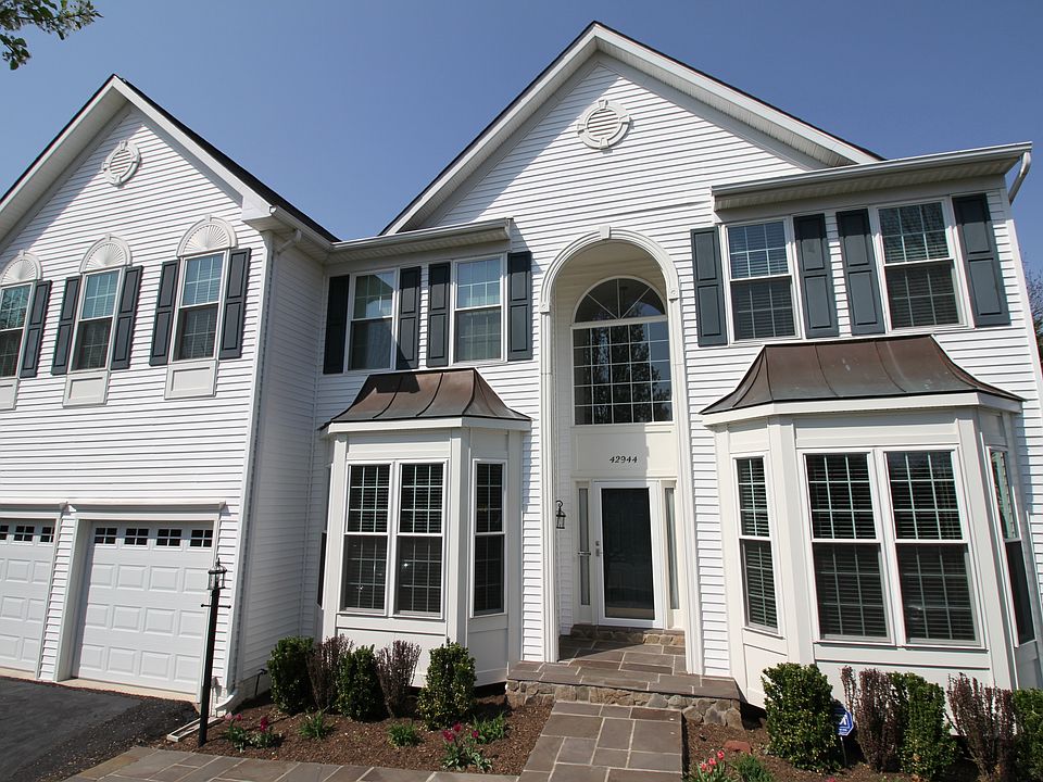 1st image of 42944 Deer Chase Pl