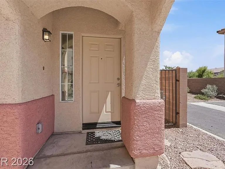 10630 Lessona St — Photo 3