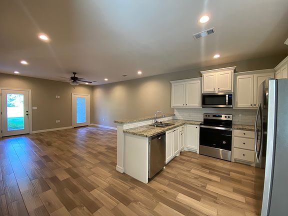 4th image of 550 Jordan Dr