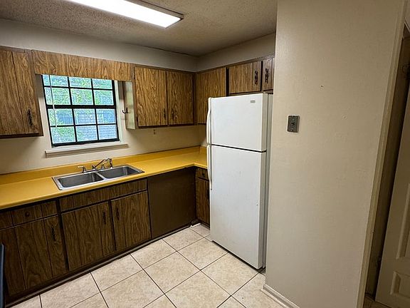 4th image of 410 Madison Ave NW APT 11