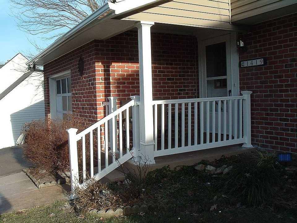 2nd image of 1419 Lincoln Woods Dr