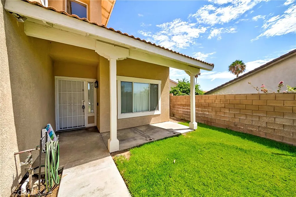 3 bed, 2.5 bath, 1643 sqft, $4,000 — Photo 3
