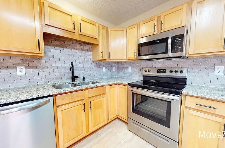 312 Arbor Greene Dr — Photo 16