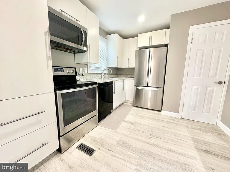 129 New Albany Rd #A — Photo 7