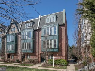 9678 Cedar Farm Cir, Fairfax, VA 22031