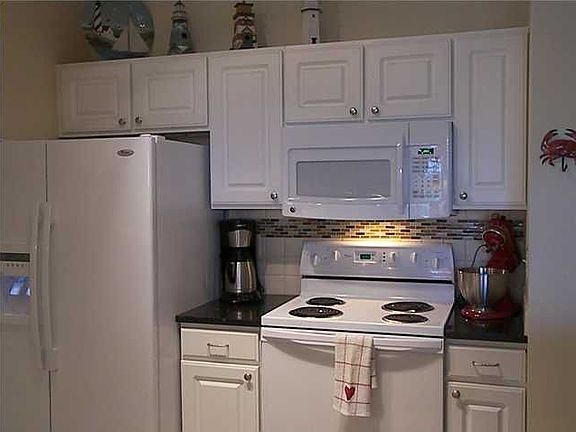 3rd image of 1597 Cambridge Lakes Dr