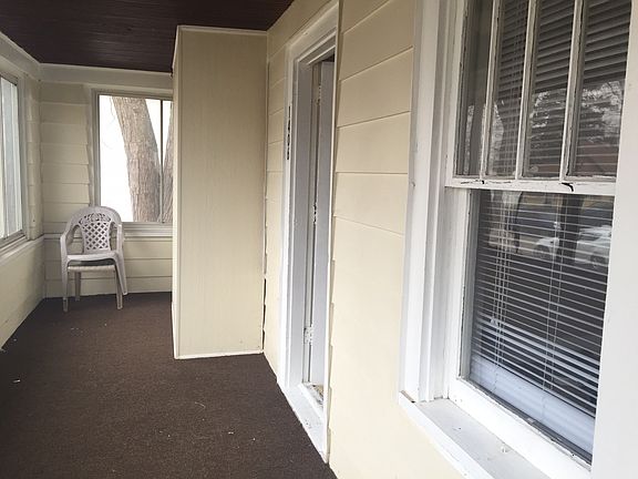 2nd image of 1406 E Bowman St