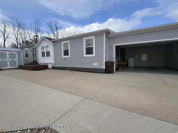2nd image of 13573 Hawaii Ave #64