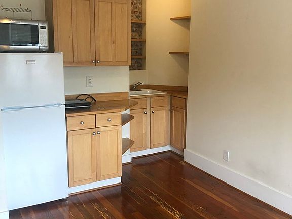 4th image of 1323 E Pine St Unit 204