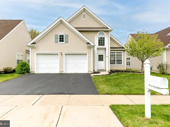 104 Tunicflower Ln, West Windsor, NJ 08550