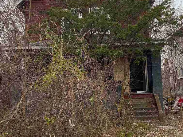 141 W Savannah St, Highland Park, MI 48203