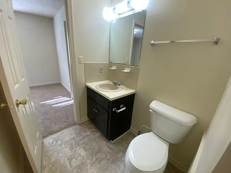 Beechwood Apartments — Photo 16