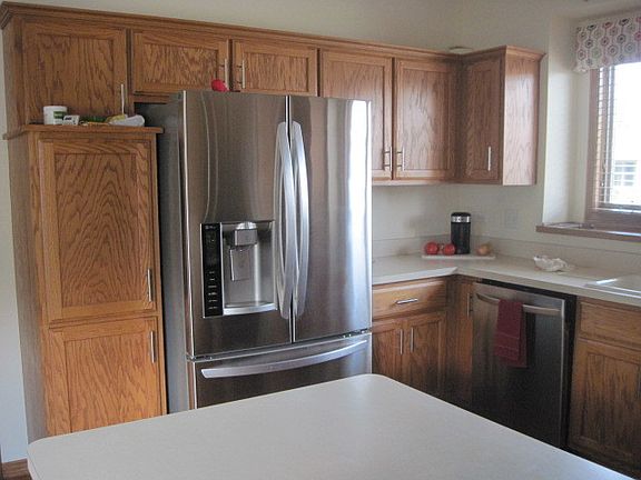 3rd image of 835 Archer Ln #835