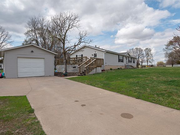 3rd image of 304 W Weston Dr