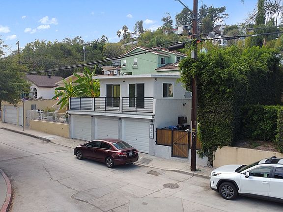 2nd image of 2641 Riverside Ter