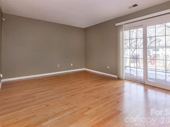 5th image of 6116 Heath Ridge Ct #H