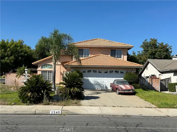 2540 W Calle Vista Dr, Rialto, CA 92377