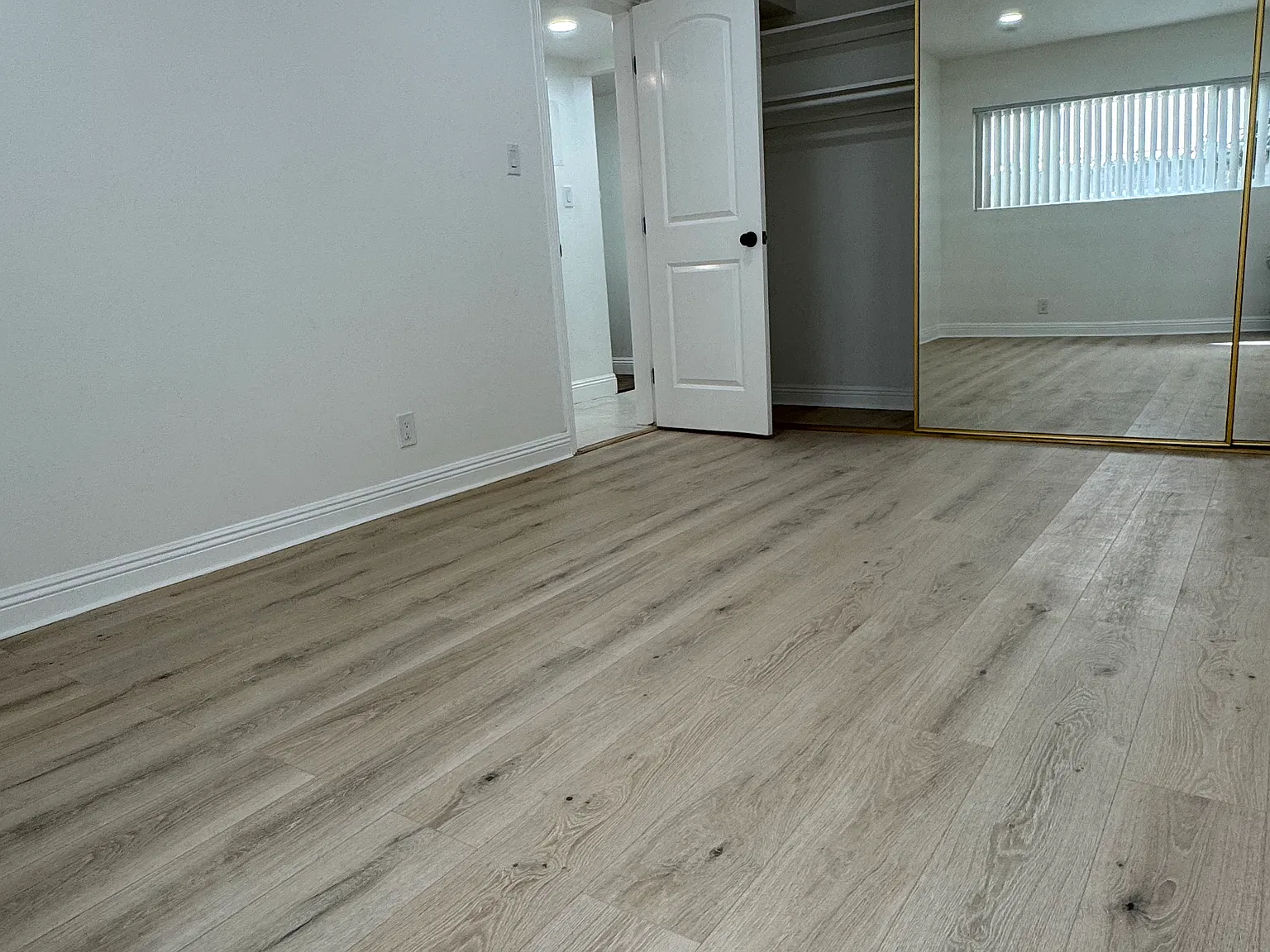 4412 Ventura Canyon Ave — Photo 3