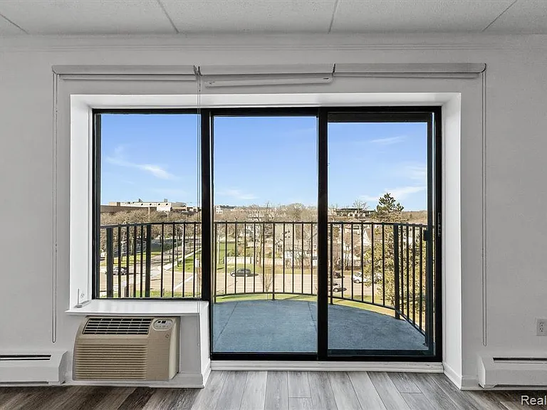 35300 Woodward Ave #507 — Photo 5