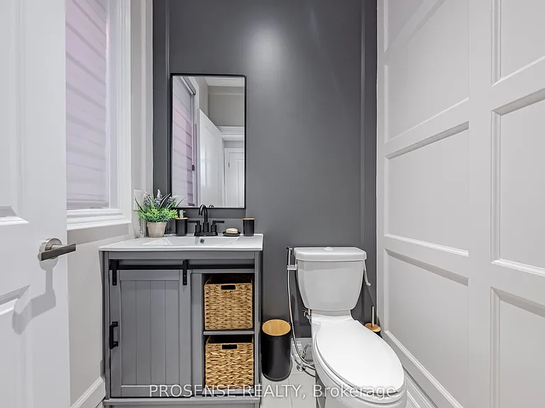 8 Macbean Cres — Photo 27
