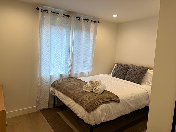 2nd image of 562 39th Ave #A